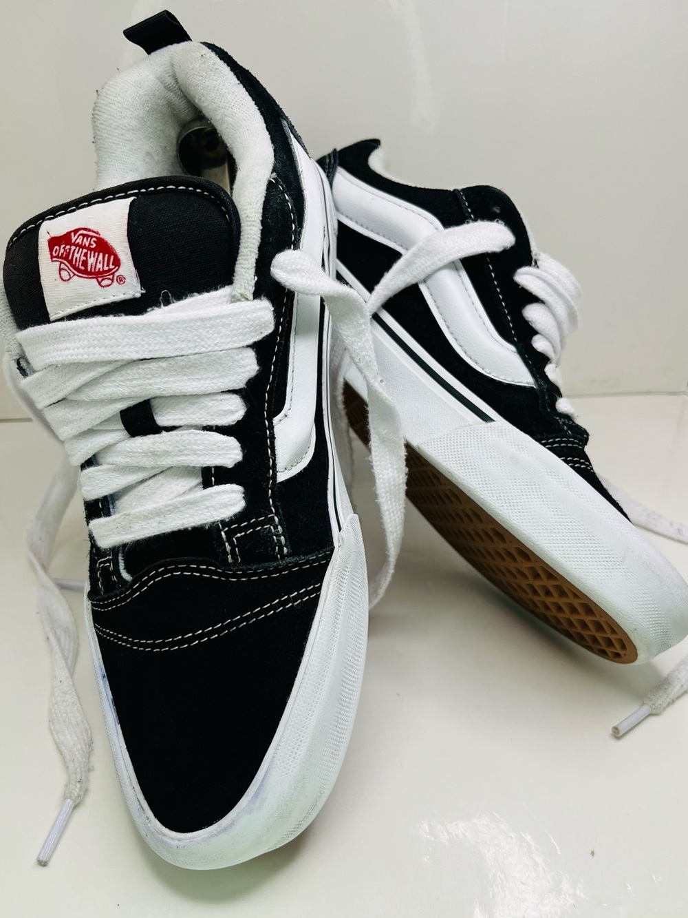 Knu school Vans black and white size men size 8
